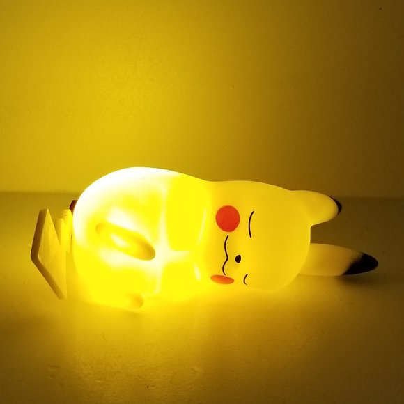 Pikachu night light or cake toper approximately 4.75" X2.165" - Picture 9 of 9